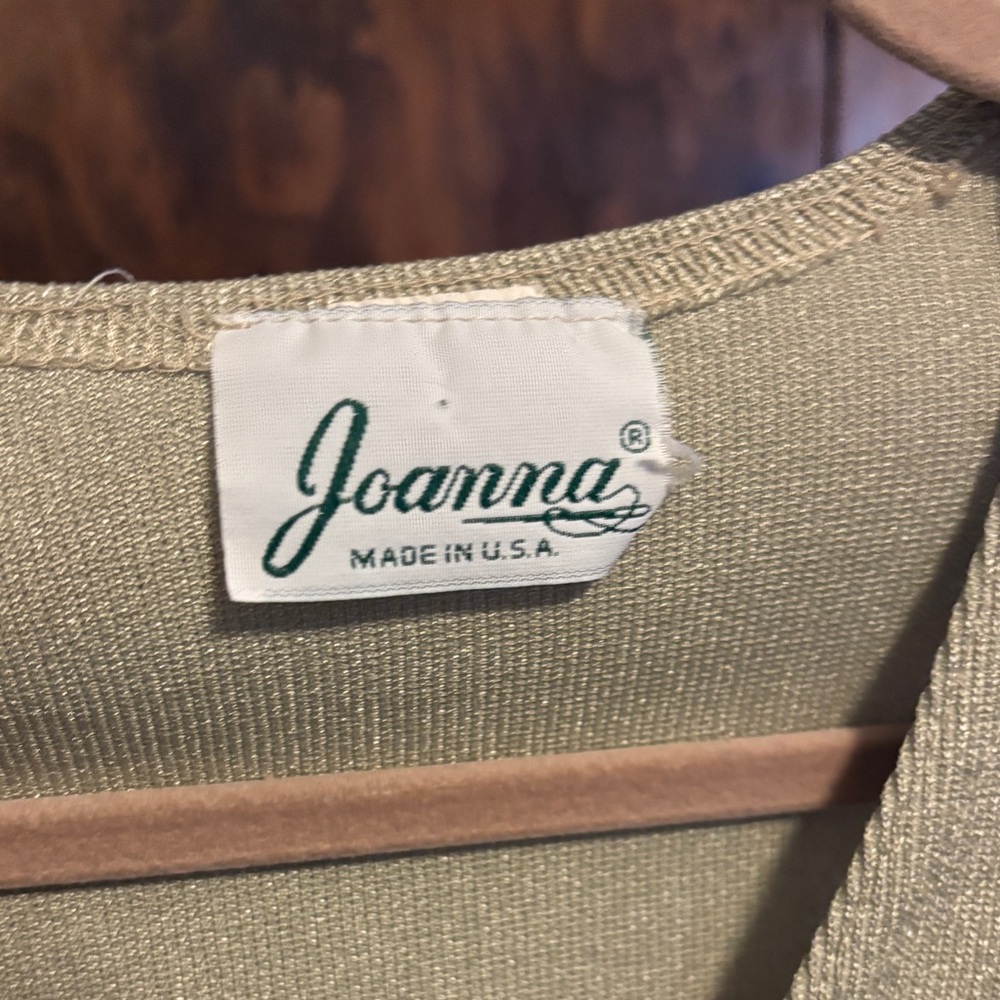 Green button top - Picture 3 of 3